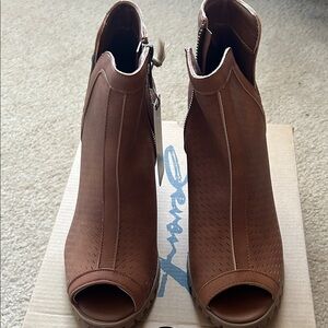 Seven7 Tan Peep-Toe Ankle Booties